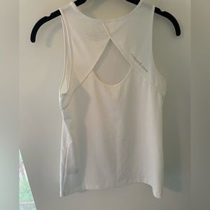 Vineyard Vines performance top